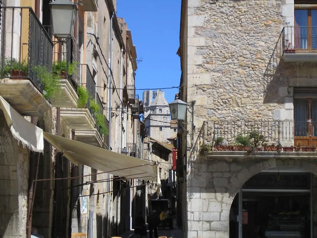 Hotel Fonda Mitjà à Torroella de Montgrí Maison d'hôtes