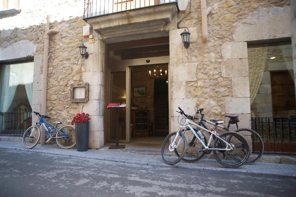 Maison d'hôtes Hotel Fonda Mitjà à Torroella de Montgrí Espagne