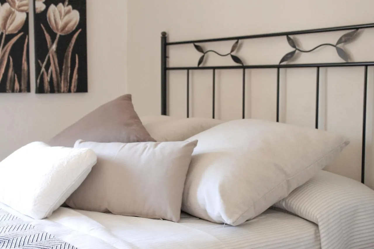 Maison d'hôtes Hotel Fonda Mitjà à Torroella de Montgrí